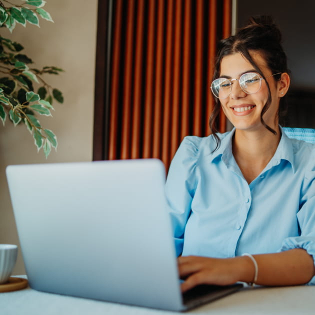 Retargeting online ads services for estate agents